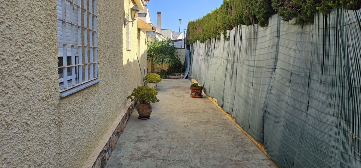 Se vende Villa - Chalet de 5 dormitorios en Costa Blanca, Alicante, España