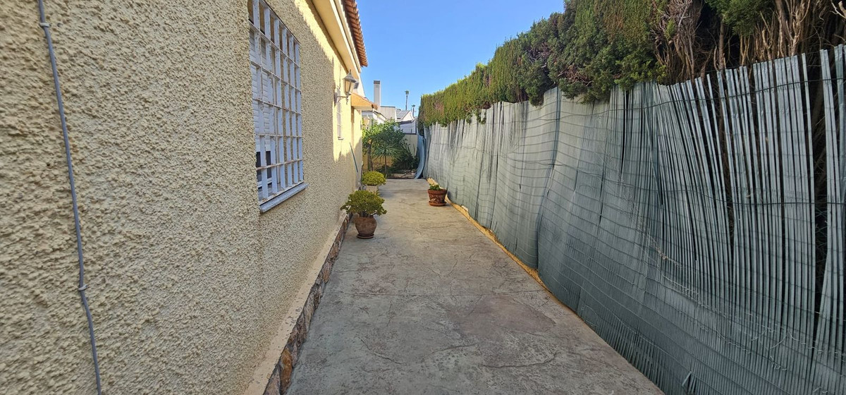 Se vende Villa - Chalet de 5 dormitorios en Costa Blanca, Alicante, España