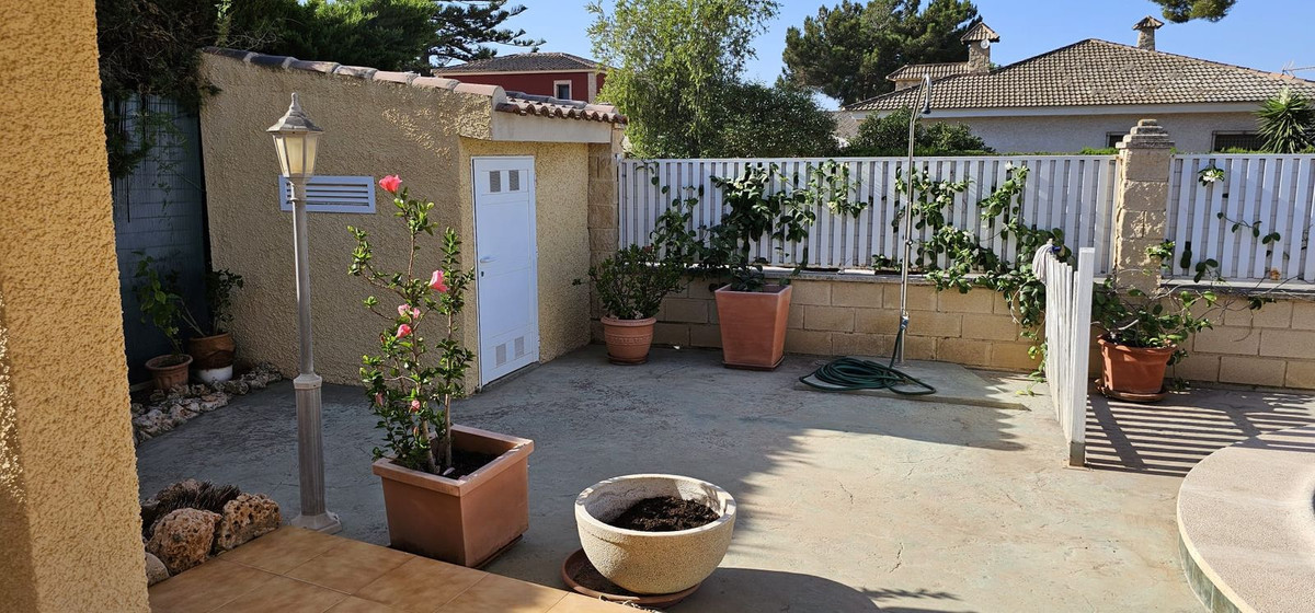 Se vende Villa - Chalet de 5 dormitorios en Costa Blanca, Alicante, España