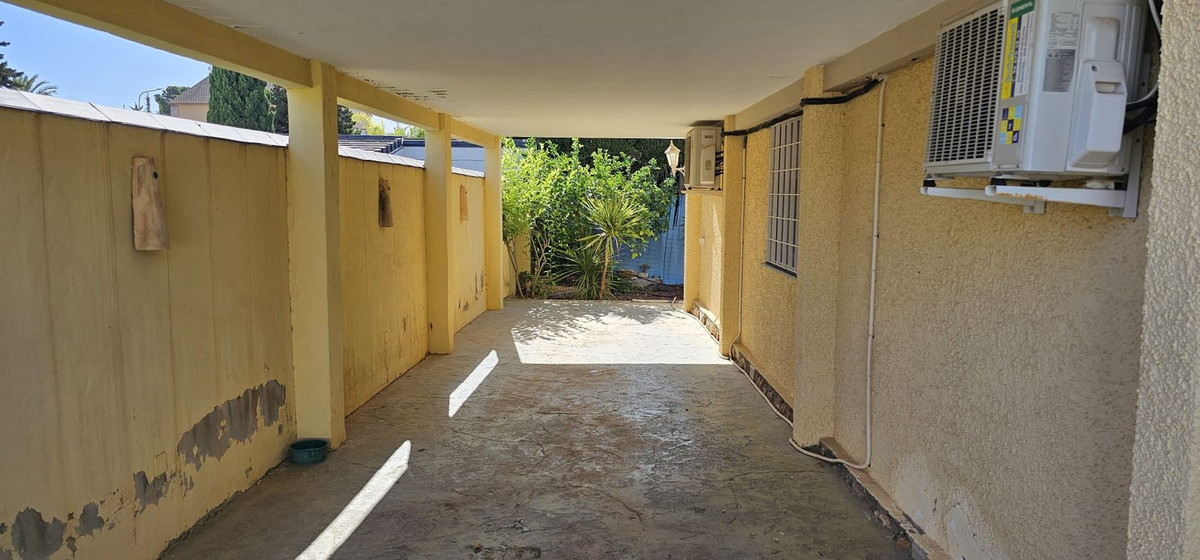 Se vende Villa - Chalet de 5 dormitorios en Costa Blanca, Alicante, España