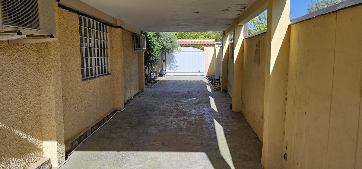 Se vende Villa - Chalet de 5 dormitorios en Costa Blanca, Alicante, España