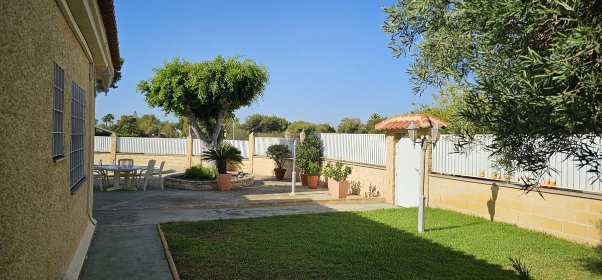 Se vende Villa - Chalet de 5 dormitorios en Costa Blanca, Alicante, España