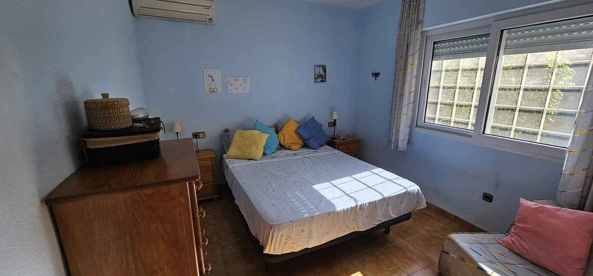 Se vende Villa - Chalet de 5 dormitorios en Costa Blanca, Alicante, España