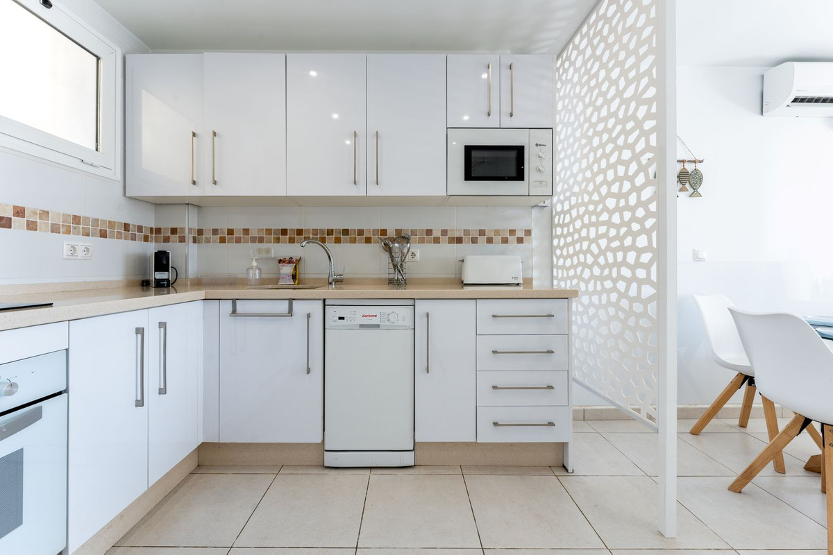 2 Bed Townhouse for sale in Calahonda Costa Del Sol, Málaga, Spain