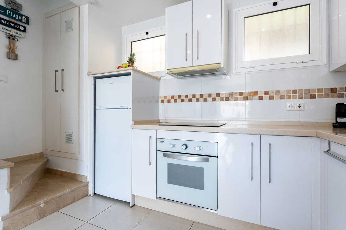 2 Bed Townhouse for sale in Calahonda Costa Del Sol, Málaga, Spain