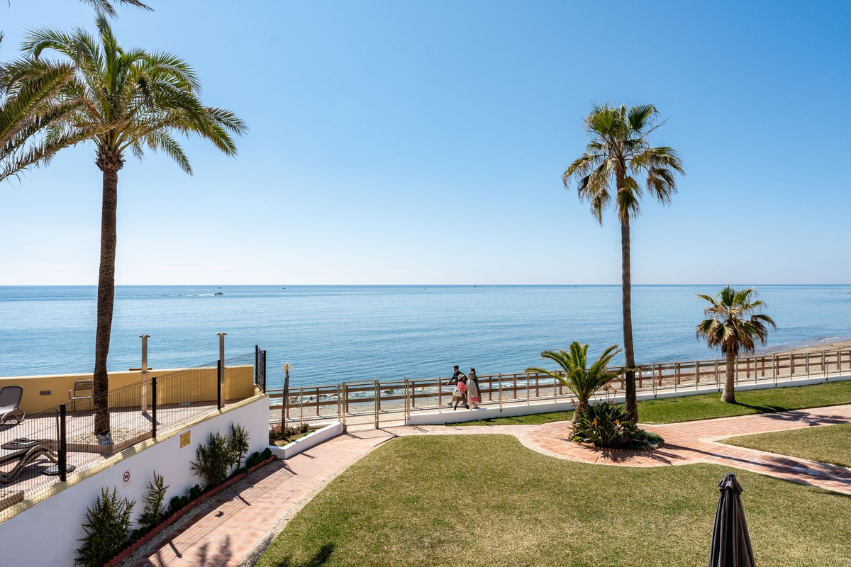 2 Bed Townhouse for sale in Calahonda Costa Del Sol, Málaga, Spain