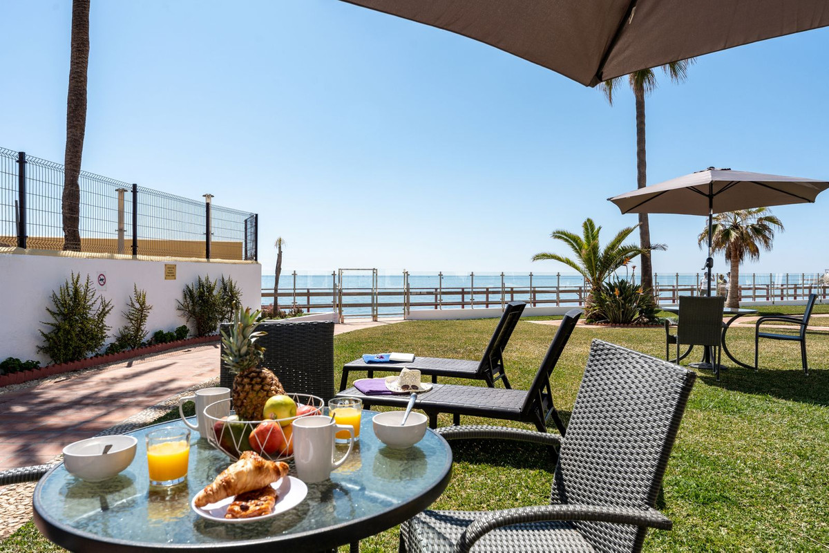 2 Bed Townhouse for sale in Calahonda Costa Del Sol, Málaga, Spain