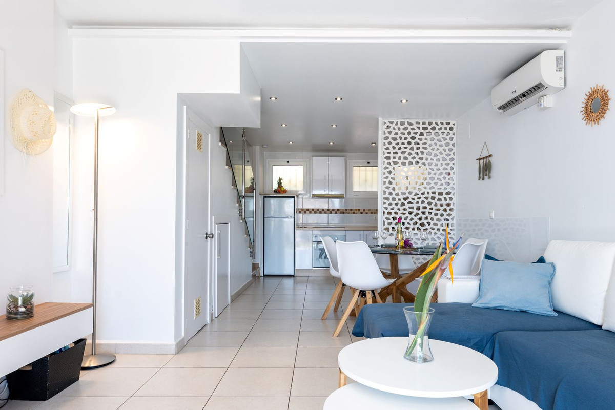 2 Bed Townhouse for sale in Calahonda Costa Del Sol, Málaga, Spain