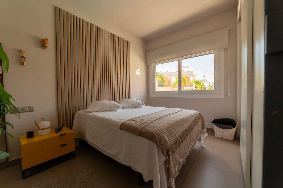 Se vende Villa - Chalet de 3 dormitorios en Costa Blanca, Alicante, España