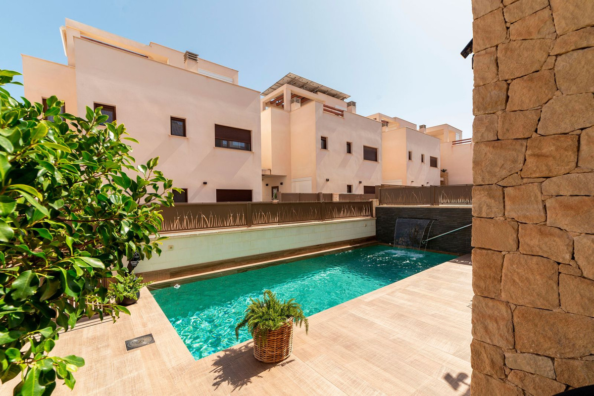 Se vende Villa - Chalet de 3 dormitorios en Costa Blanca, Alicante, España