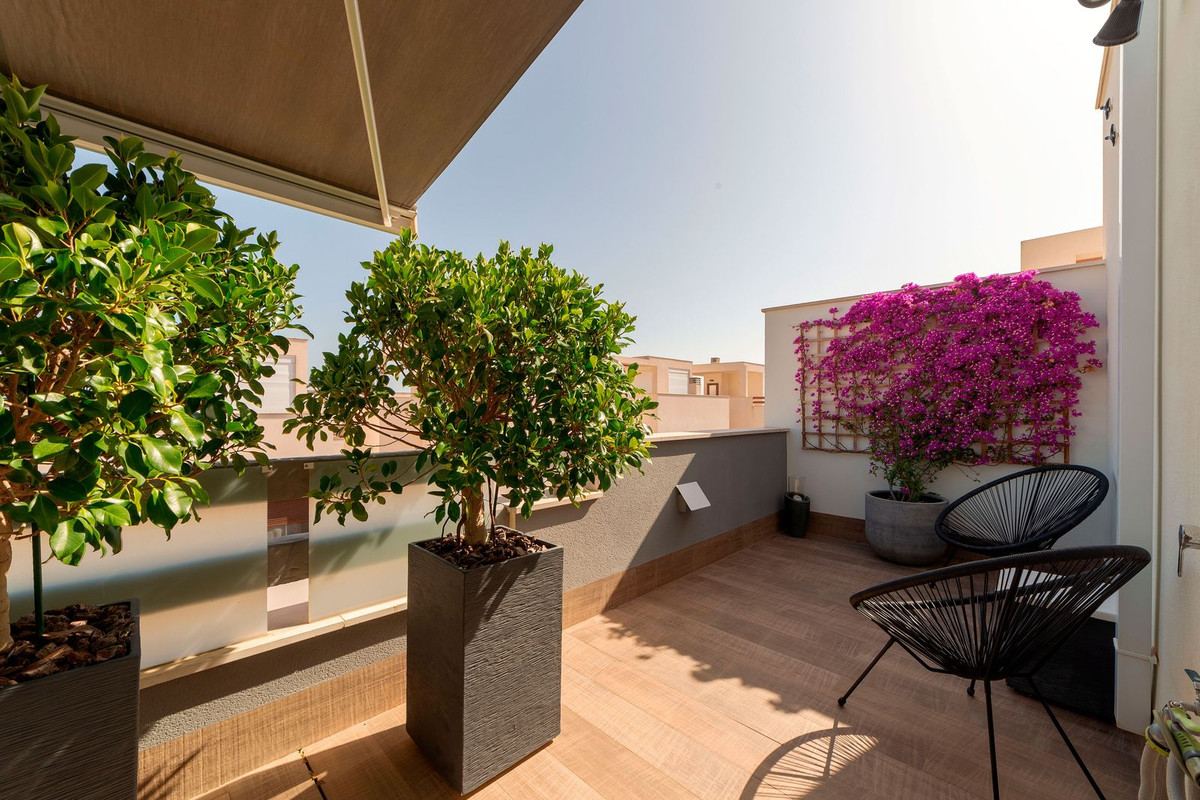 Se vende Villa - Chalet de 3 dormitorios en Costa Blanca, Alicante, España