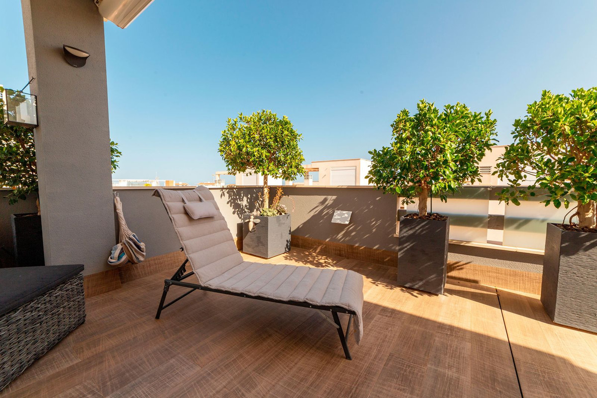 Se vende Villa - Chalet de 3 dormitorios en Costa Blanca, Alicante, España