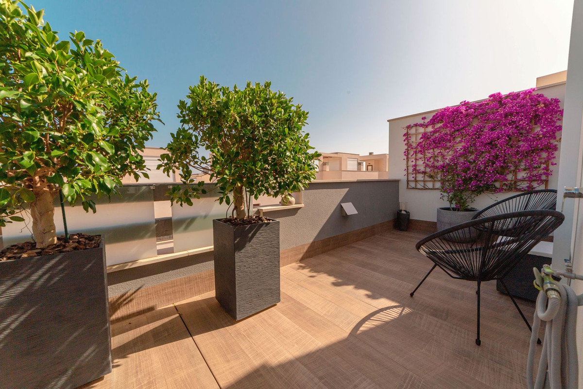 Se vende Villa - Chalet de 3 dormitorios en Costa Blanca, Alicante, España