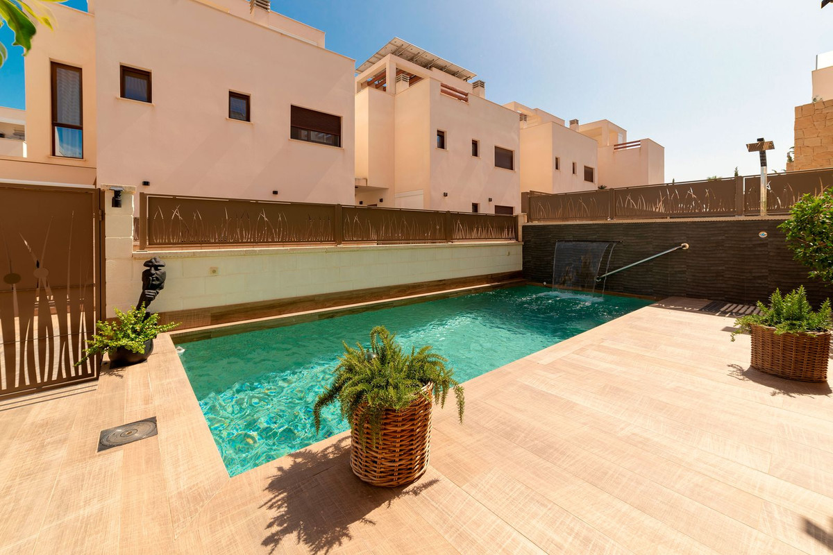 Se vende Villa - Chalet de 3 dormitorios en Costa Blanca, Alicante, España