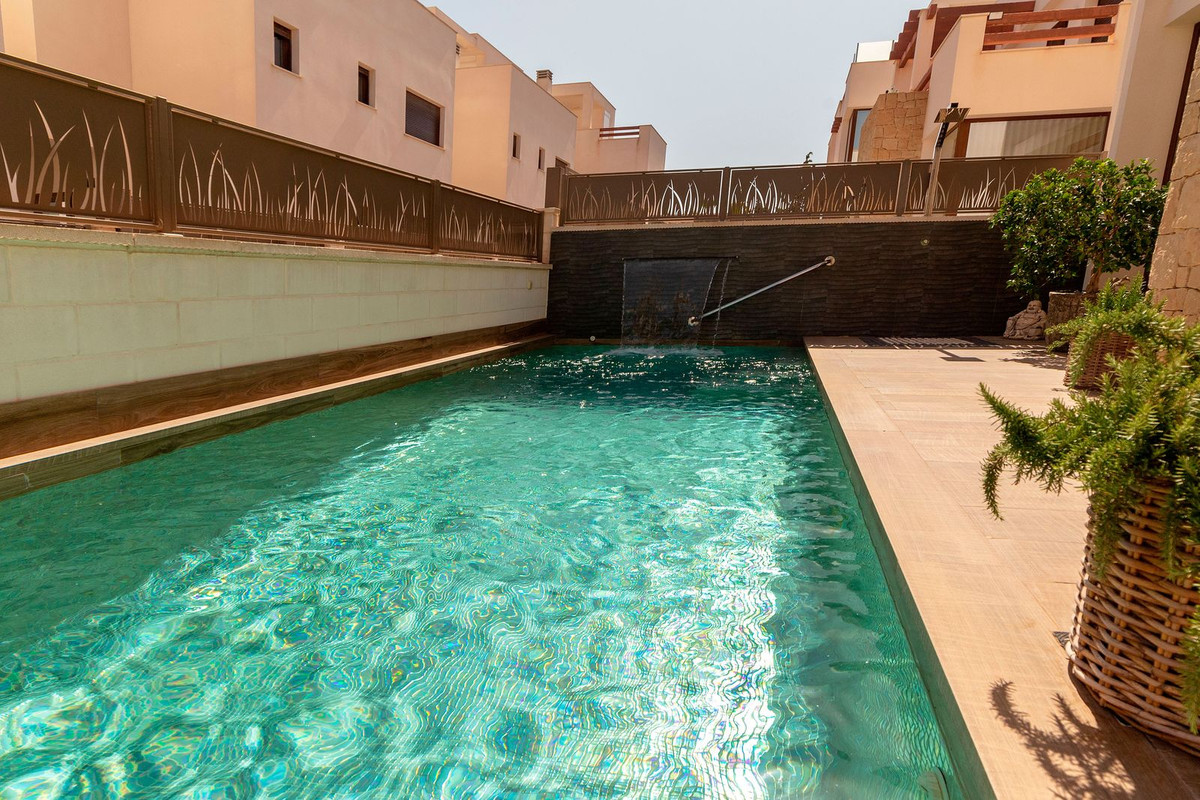 Se vende Villa - Chalet de 3 dormitorios en Costa Blanca, Alicante, España