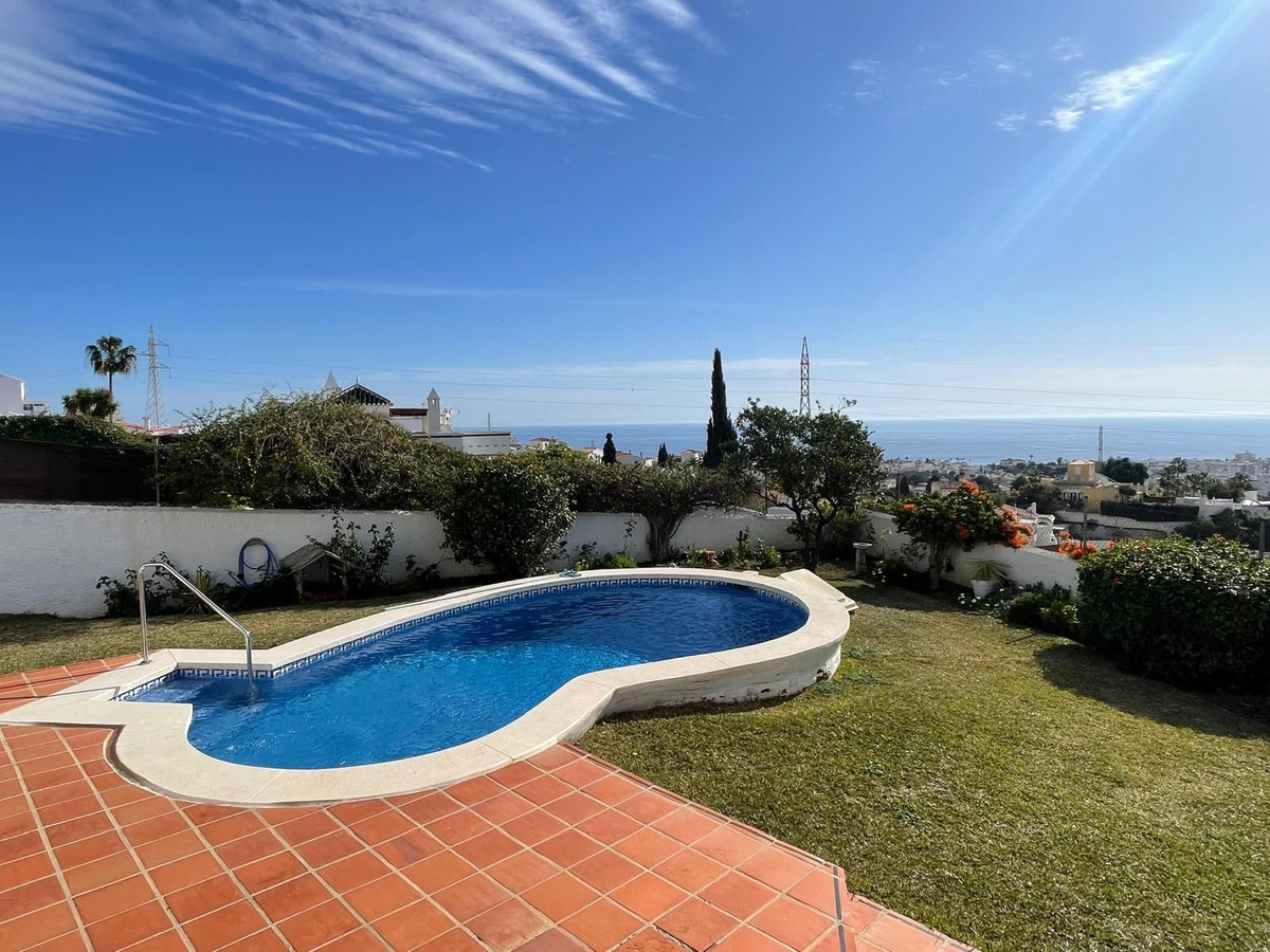 2 Bed Townhouse for sale in Nerja Costa Del Sol East, Málaga, Spain