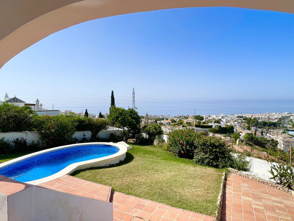 2 Bed Townhouse for sale in Nerja Costa Del Sol East, Málaga, Spain
