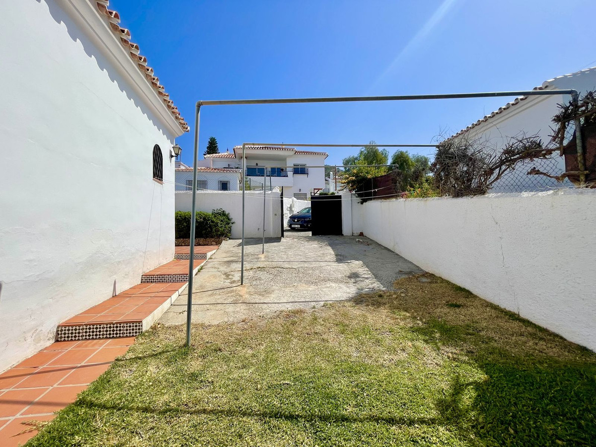 2 Bed Townhouse for sale in Nerja Costa Del Sol East, Málaga, Spain