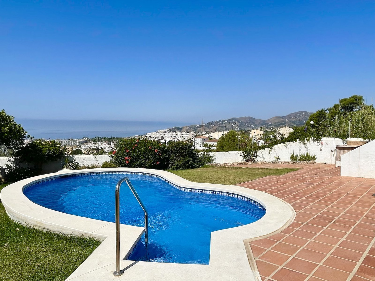 2 Bed Townhouse for sale in Nerja Costa Del Sol East, Málaga, Spain