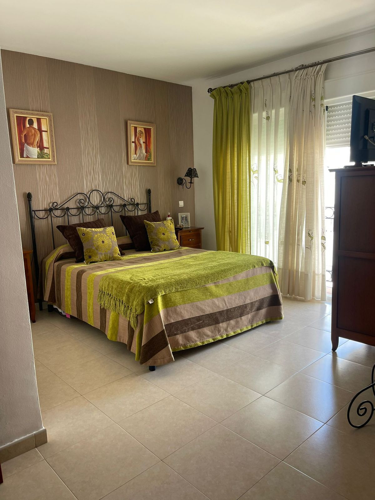 3 Bed Townhouse for sale in Estepona Costa Del Sol, Málaga, Spain