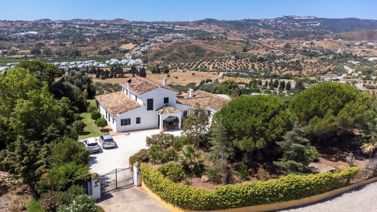 4 Bed Townhouse for sale in La Cala De Mijas Costa Del Sol, Málaga, Spain