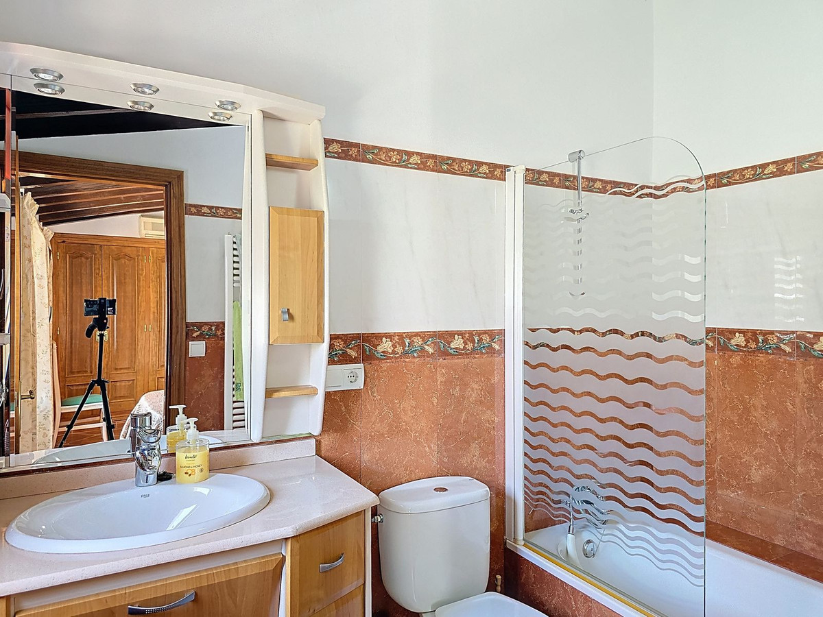 Se vende Villa - Chalet de 2 dormitorios en Costa Del Sol East, Málaga, España
