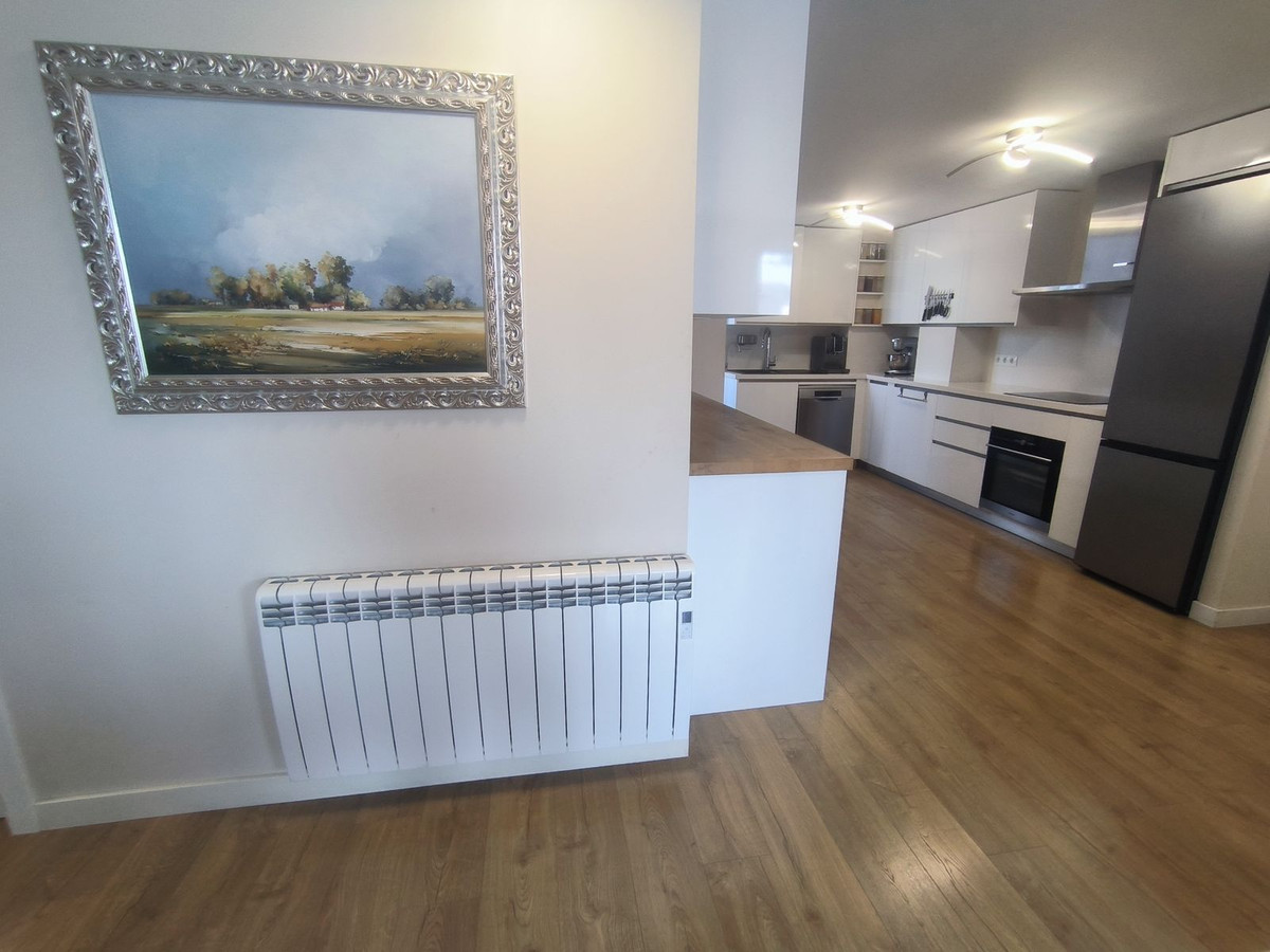 3 Bed Apartment for sale in Estepona Costa Del Sol, Málaga, Spain