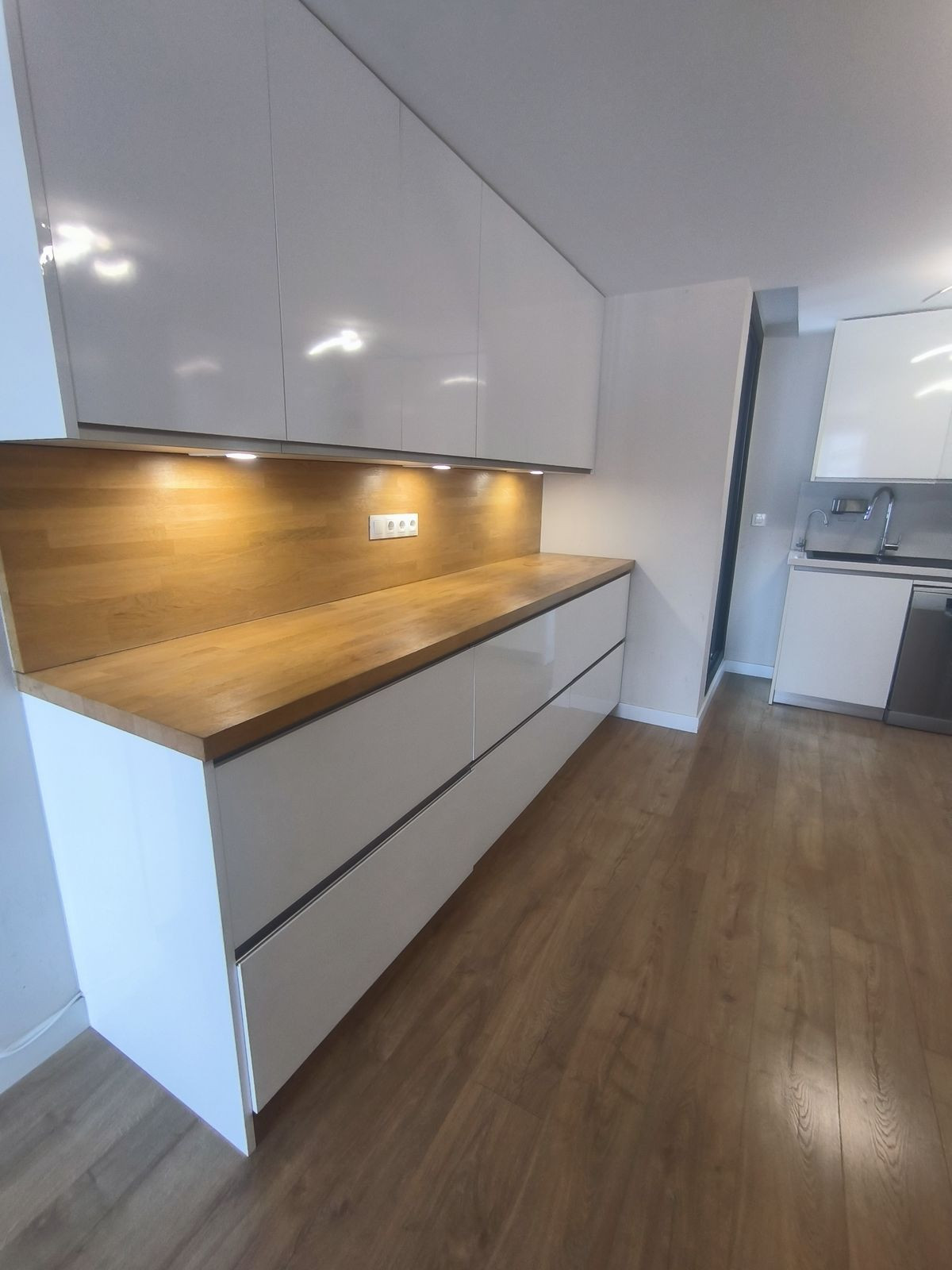 3 Bed Apartment for sale in Estepona Costa Del Sol, Málaga, Spain