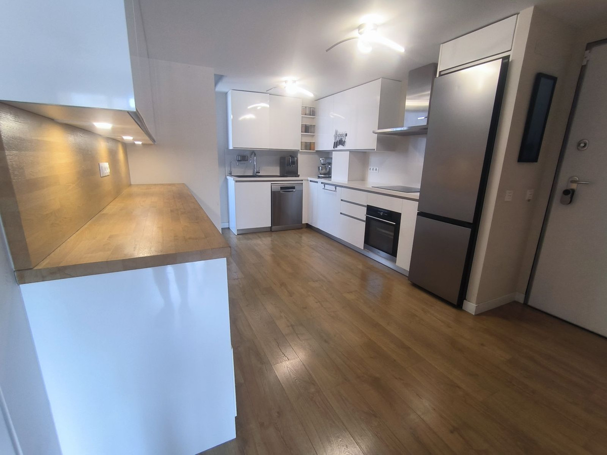 3 Bed Apartment for sale in Estepona Costa Del Sol, Málaga, Spain