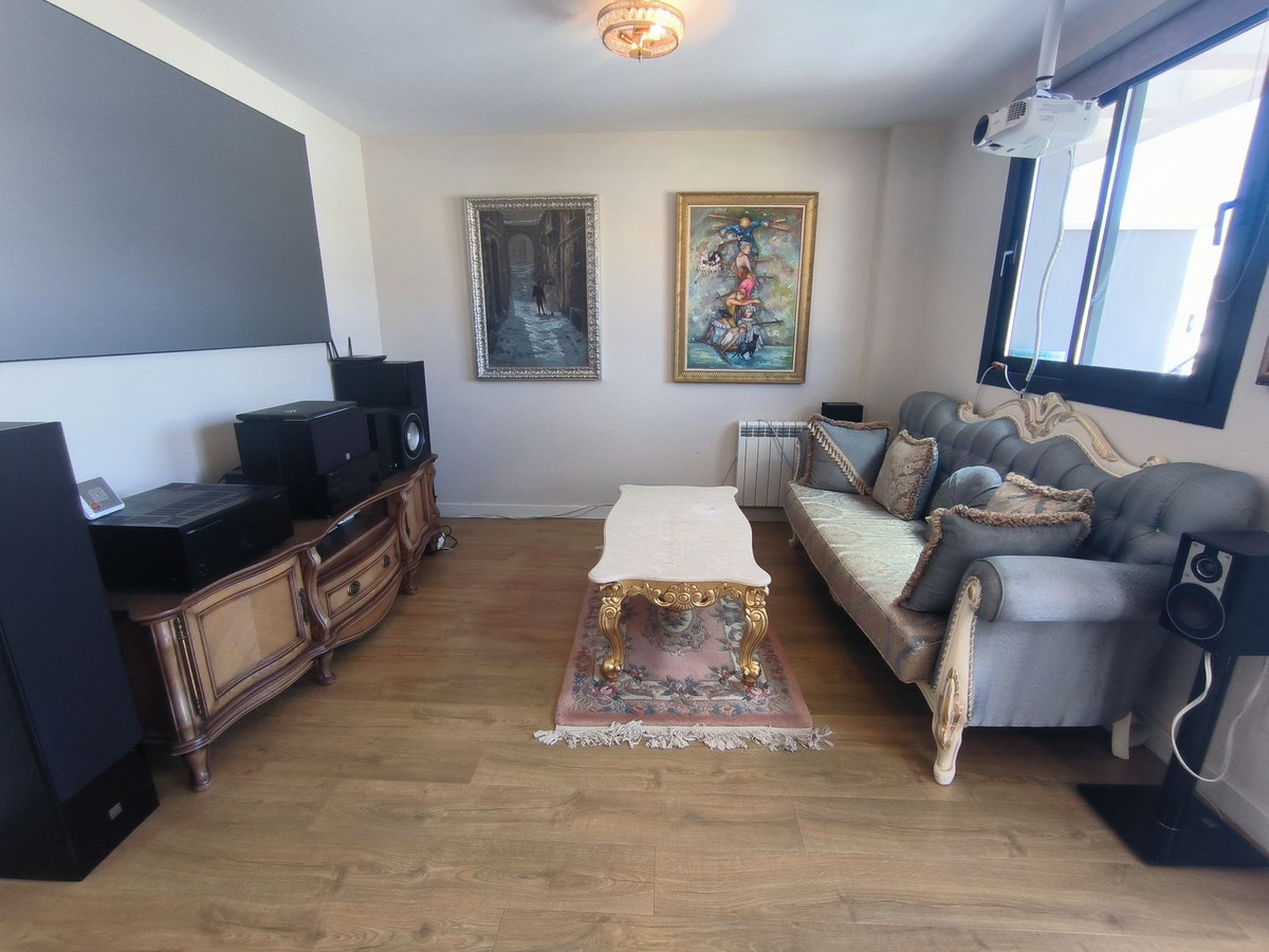 3 Bed Apartment for sale in Estepona Costa Del Sol, Málaga, Spain