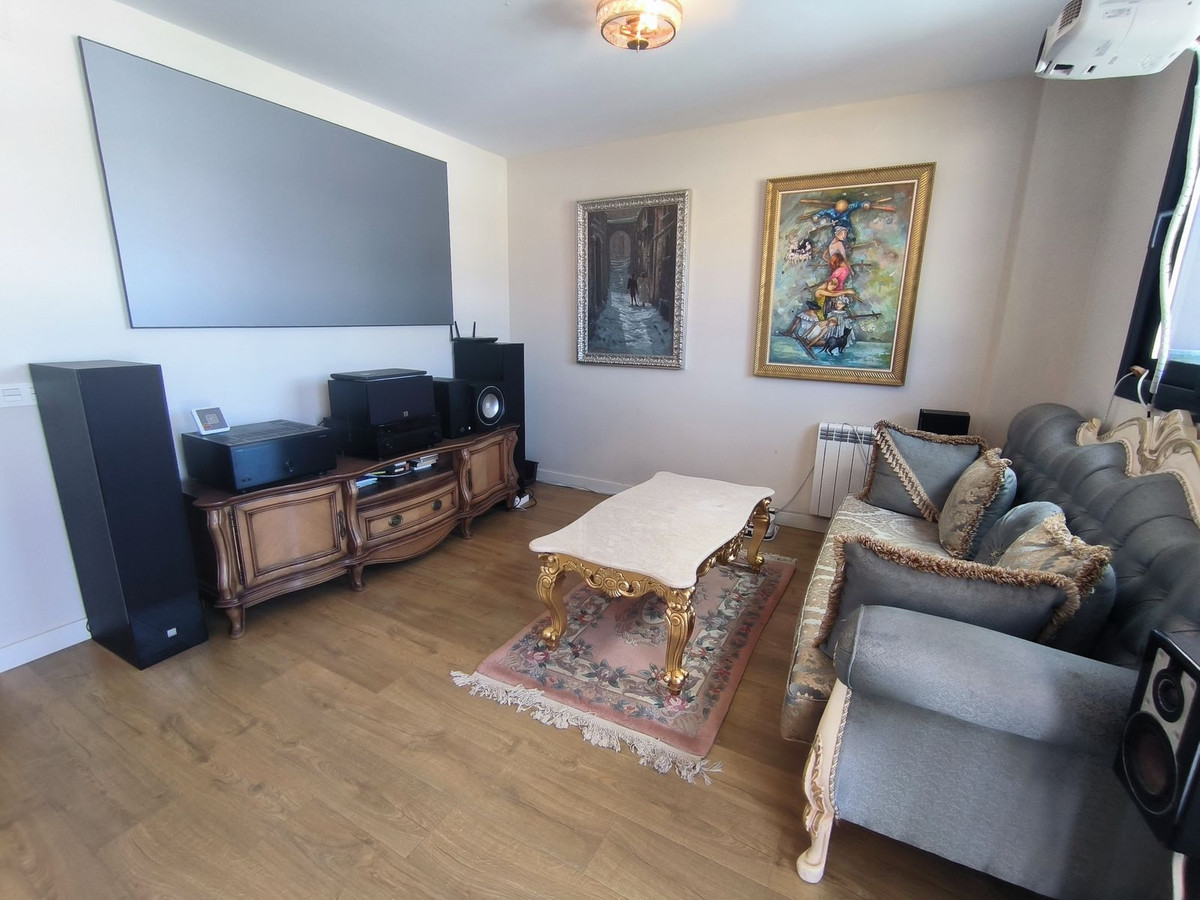 3 Bed Apartment for sale in Estepona Costa Del Sol, Málaga, Spain