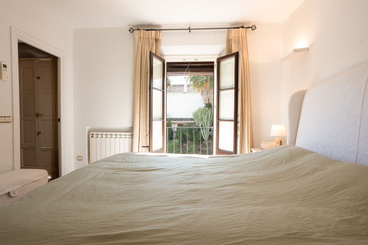 2 Bed Townhouse for sale in The Golden Mile Costa Del Sol, Málaga, Spain