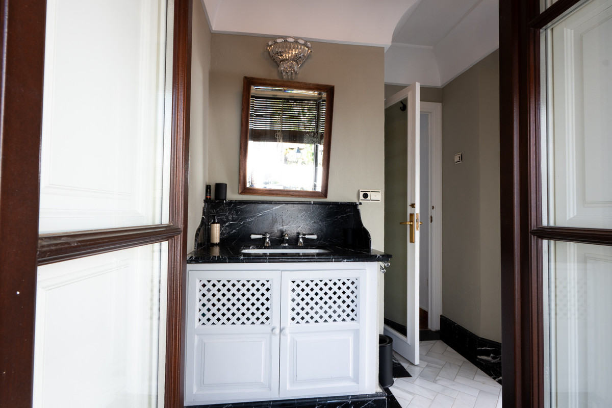 2 Bed Townhouse for sale in The Golden Mile Costa Del Sol, Málaga, Spain