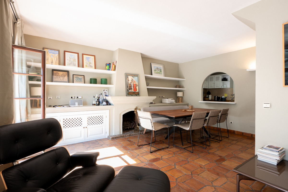 2 Bed Townhouse for sale in The Golden Mile Costa Del Sol, Málaga, Spain
