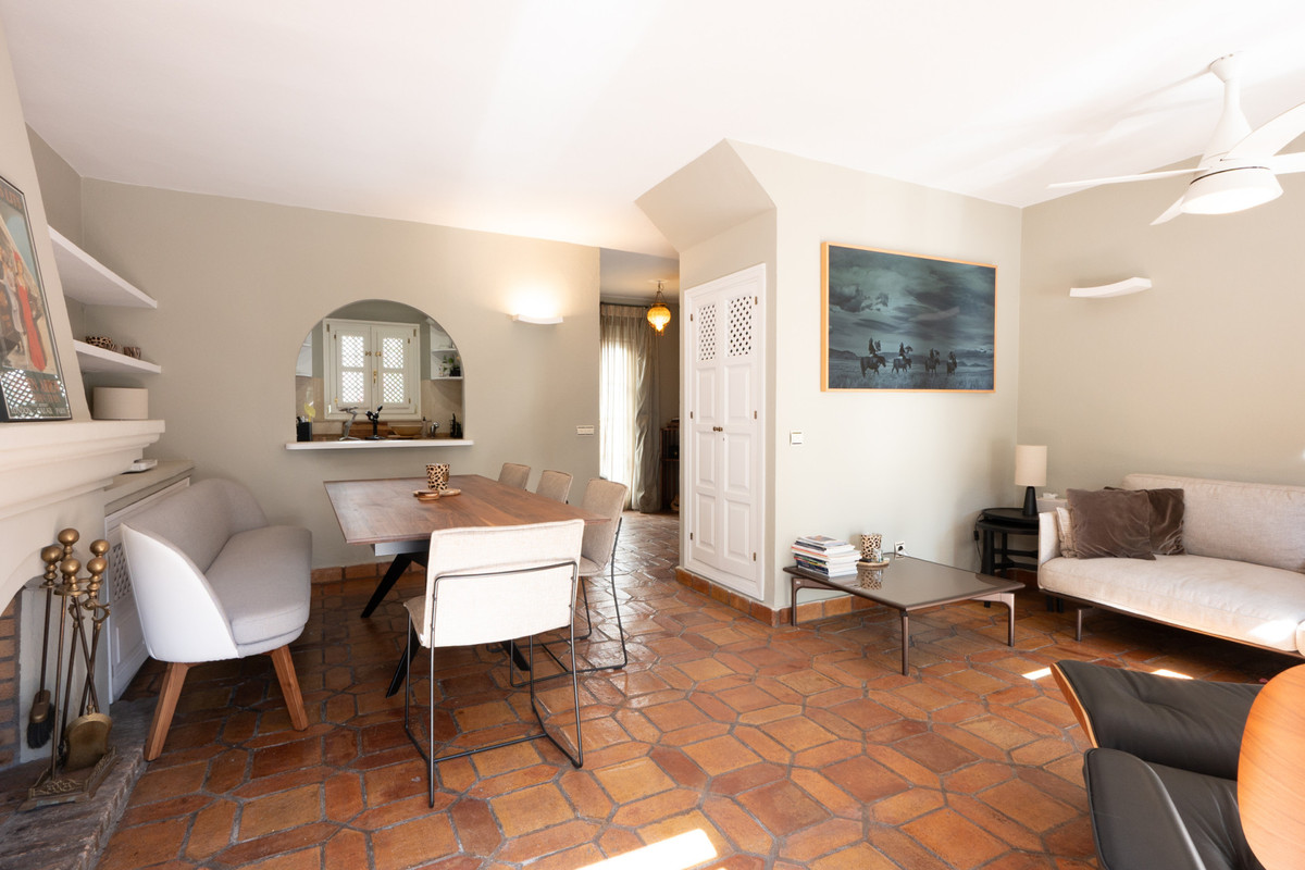 2 Bed Townhouse for sale in The Golden Mile Costa Del Sol, Málaga, Spain