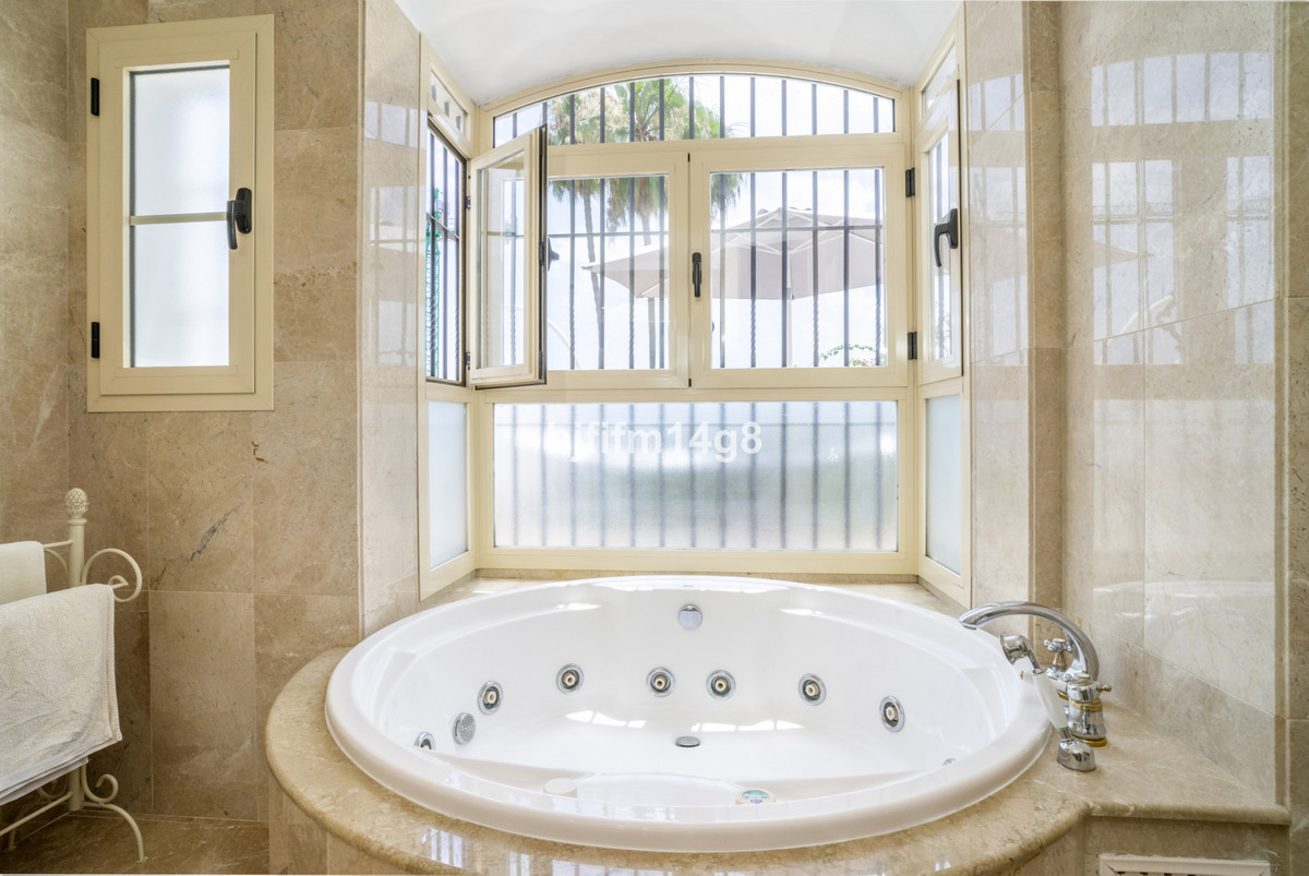 Se vende Adosada de 3 dormitorios en Costa Del Sol, Málaga, España