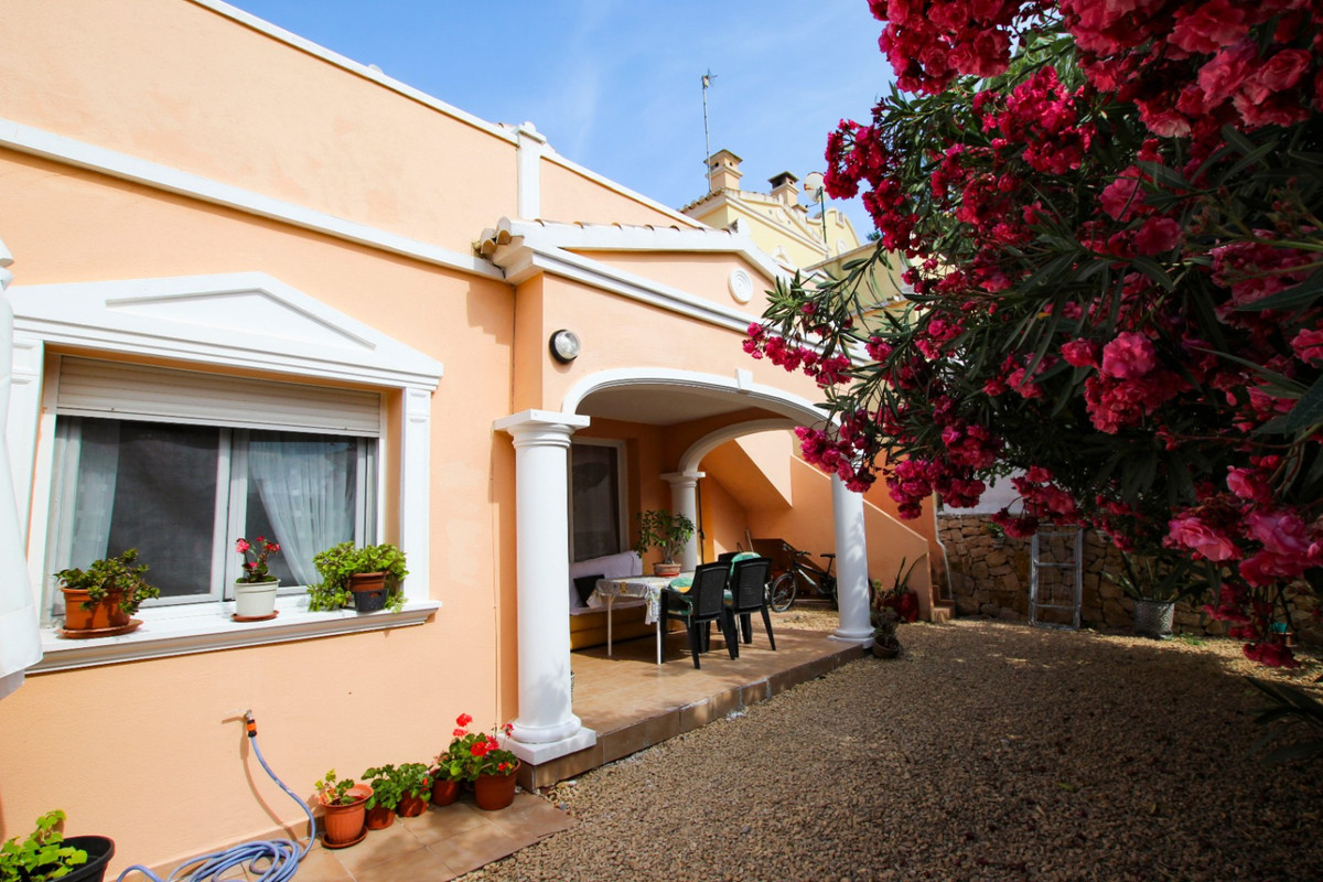 Se vende Bungalow de 2 dormitorios en Costa Blanca, Alicante, España
