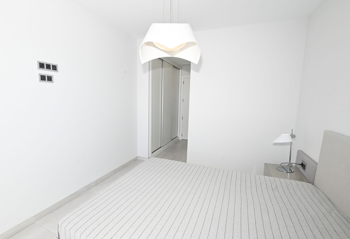 Se vende Apartamento Planta Media de 2 dormitorios en Costa Blanca, Alicante, España