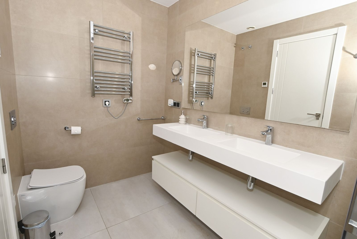 Se vende Apartamento Planta Media de 2 dormitorios en Costa Blanca, Alicante, España
