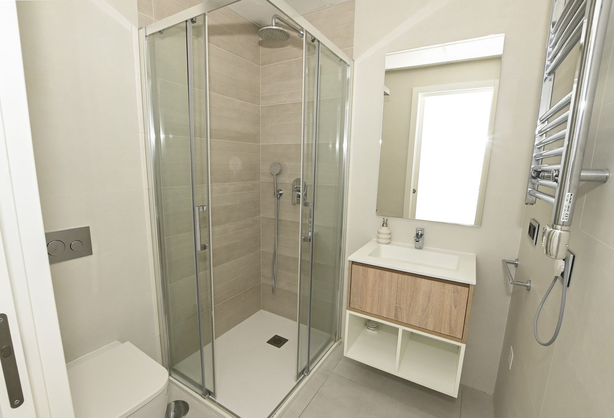 Se vende Apartamento Planta Media de 2 dormitorios en Costa Blanca, Alicante, España