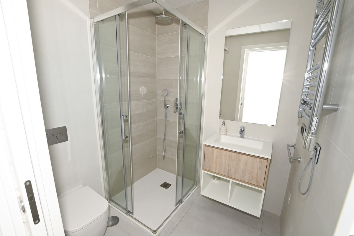 Se vende Apartamento Planta Media de 2 dormitorios en Costa Blanca, Alicante, España