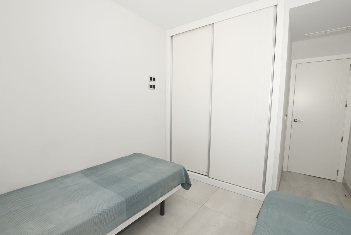 Se vende Apartamento Planta Media de 2 dormitorios en Costa Blanca, Alicante, España