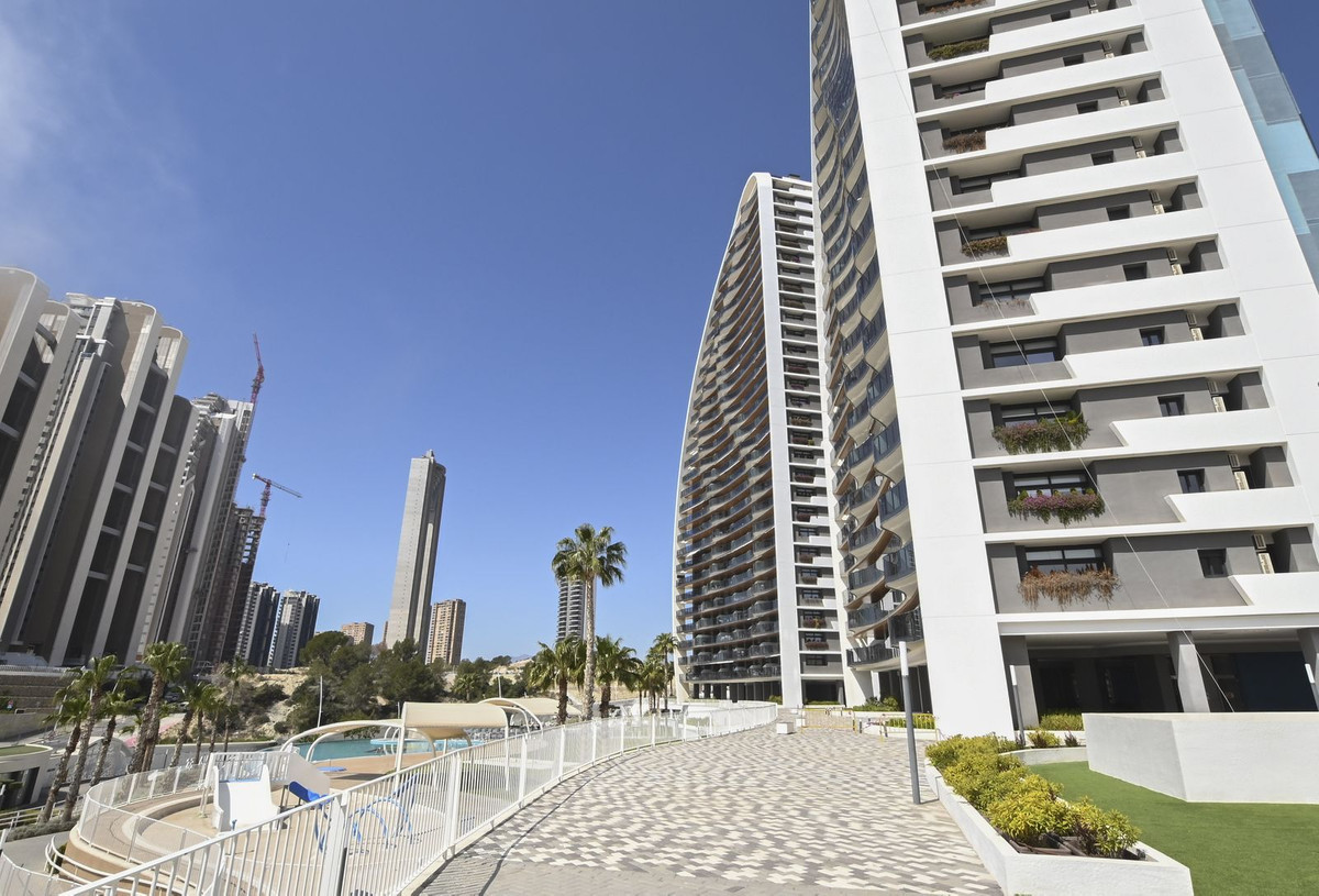 Se vende Apartamento Planta Media de 2 dormitorios en Costa Blanca, Alicante, España