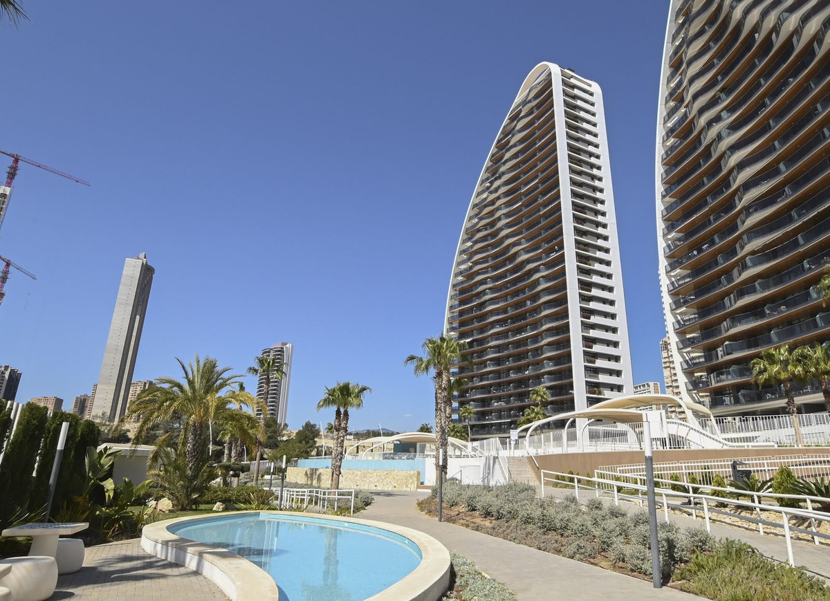 Se vende Apartamento Planta Media de 2 dormitorios en Costa Blanca, Alicante, España