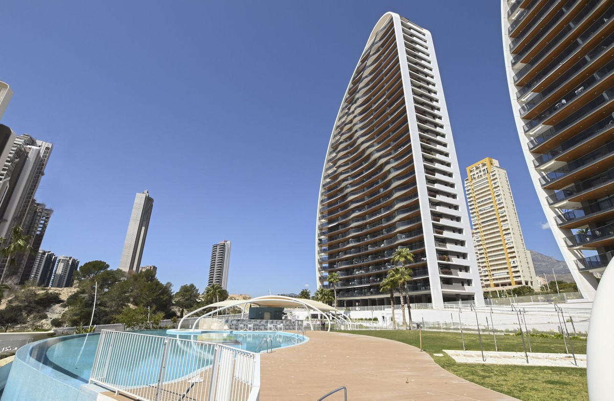 Se vende Apartamento Planta Media de 2 dormitorios en Costa Blanca, Alicante, España