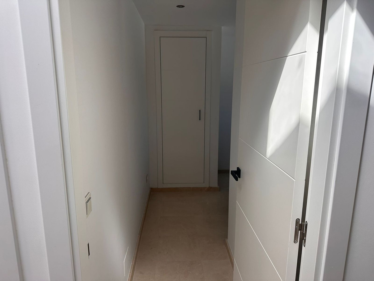 Se vende Apartamento en Planta Última de 2 dormitorios en Costa Del Sol, Málaga, España