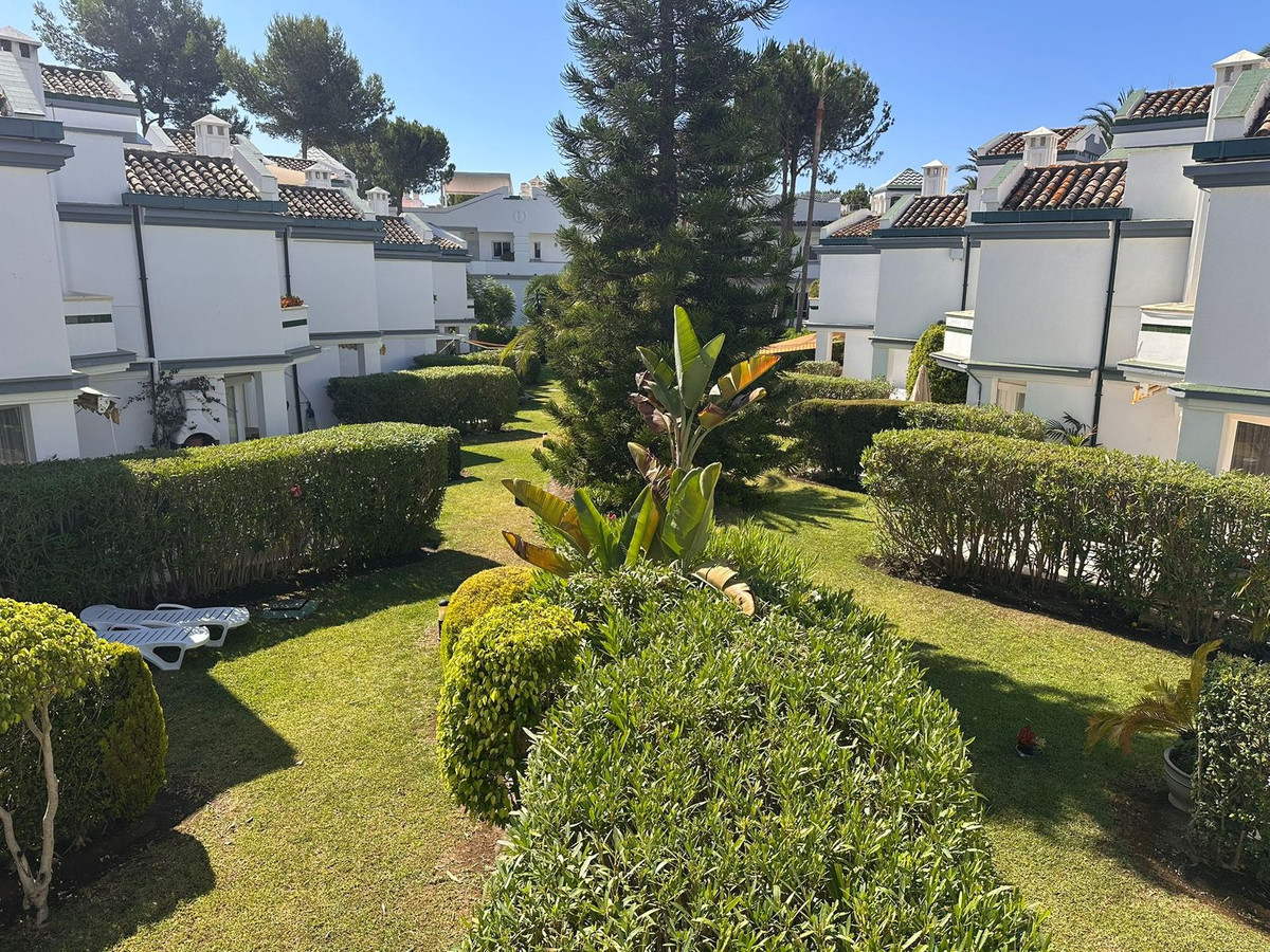 Se vende Apartamento en Planta Última de 2 dormitorios en Costa Del Sol, Málaga, España