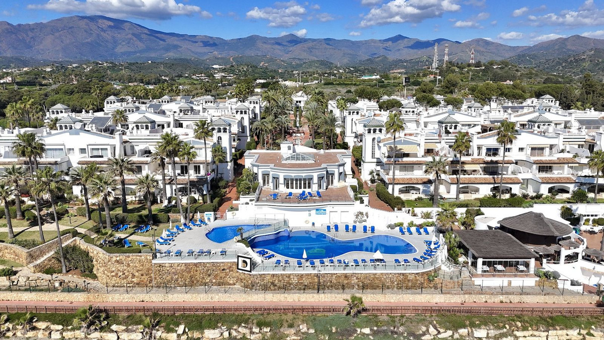 Se vende Apartamento en Planta Última de 2 dormitorios en Costa Del Sol, Málaga, España