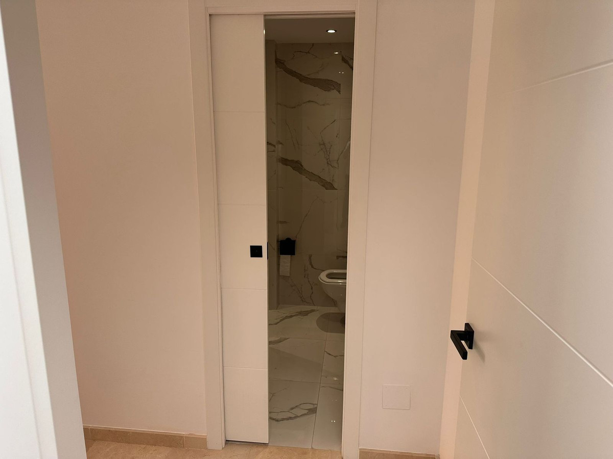Se vende Apartamento en Planta Última de 2 dormitorios en Costa Del Sol, Málaga, España