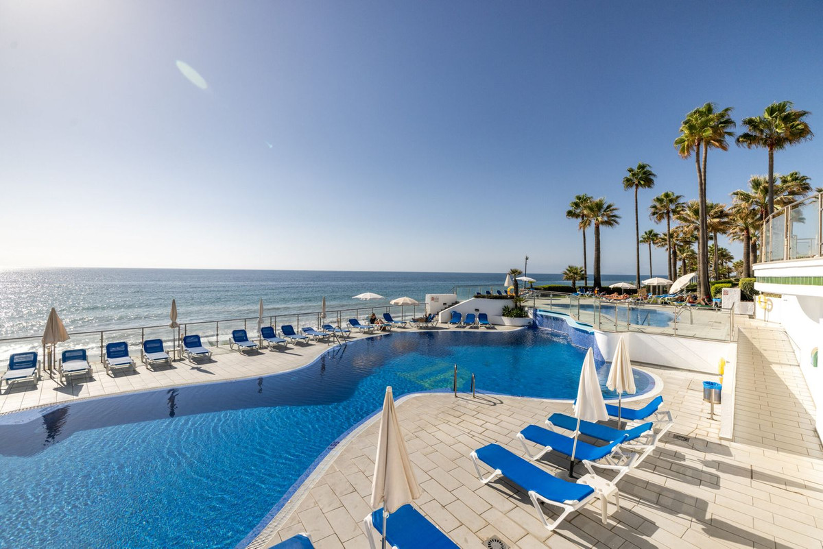 Se vende Apartamento en Planta Última de 2 dormitorios en Costa Del Sol, Málaga, España